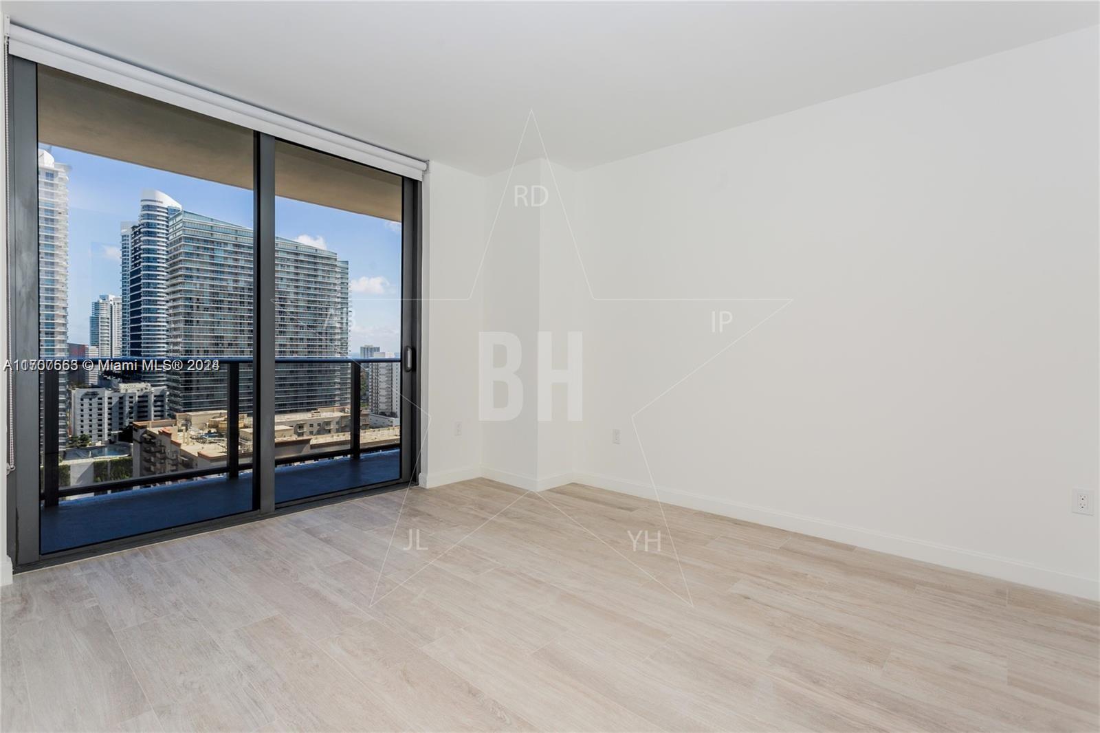 55 SW 9th St #1104, Miami FL 33130