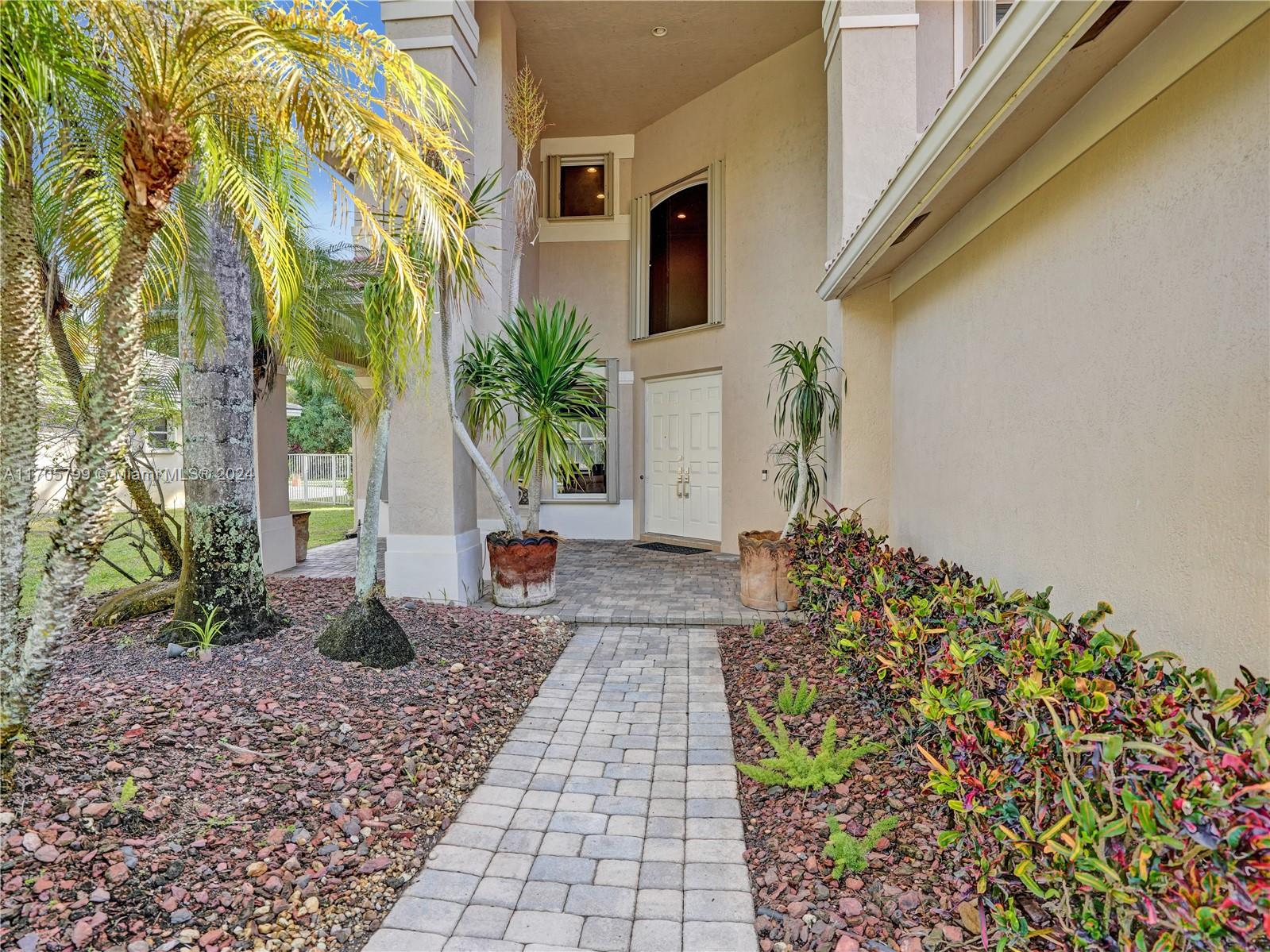 900 Tradewinds Bend, Weston, Florida image 42