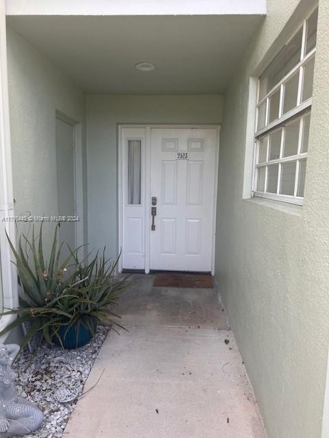 SPACIOUS FIRST FLOOR 2/2 CONDO IN GATED COMMUNITY OF CENTERGATE AT KEYS GATE! FEATURES INCLUDED A SCREENED IN PATIO PERFECT FOR ENTERTAINING.  FRESHLY PAINTED. COMMUNITY HAS A MANNED GUARD AT GATE AND 24 HOUR ROVING SECURITY; CABLE TV & INTERNET, WATER, COMMUNITY CLUBHOUSE AT NORTH GATE WITH POOL, SPA, SAUNA, GYM AND MORE.  TENNIS, RACQUETBALL AND PICKLEBALL COURTS INCLUDED.  LANDLORD REQUIRES A CREDIT SCORE OF AT LEAST 680 WITH FULL CREDIT REPORTS, 2 MONTHS OF PAYSTUBS, APPLICATION ON EACH RESIDENT OVER 18, AND 1ST AND DOUBLE SECURITY DEPOSIT.  ASSOCIATION APPROVAL REQUIRED. EASY TO SHOW.