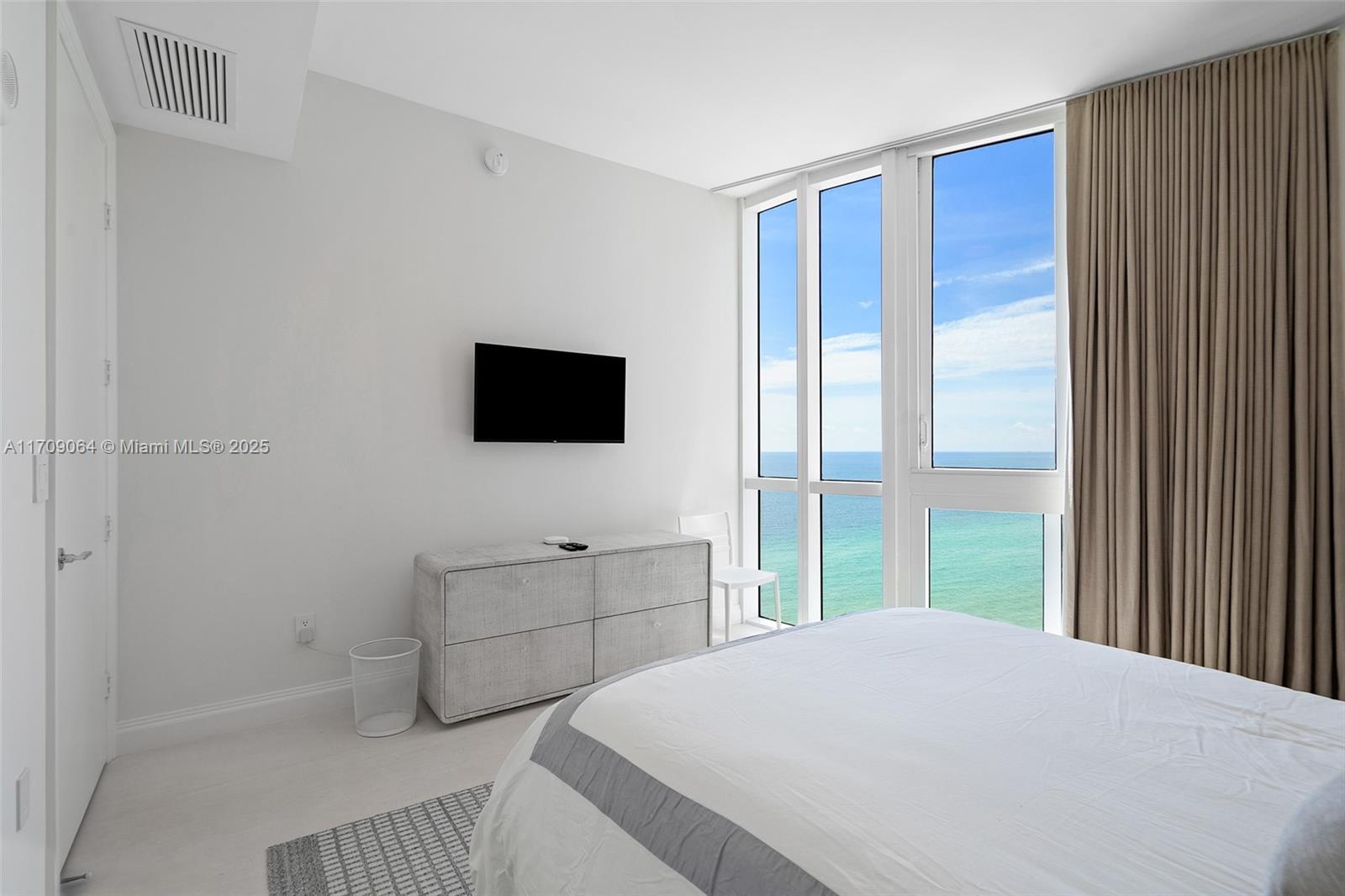 15901 Collins Ave #1601, Sunny Isles Beach FL 33160