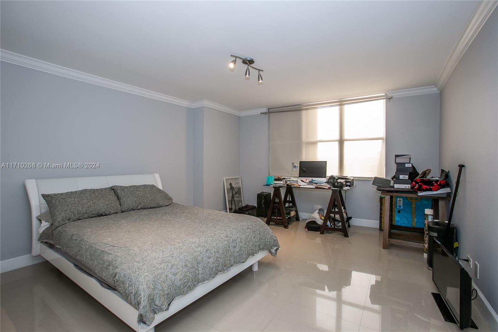 Listing Photo 11