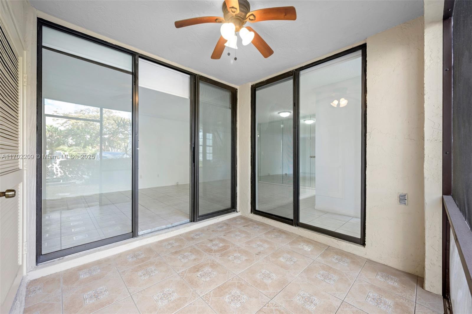 3570 Magellan Cir #225-2, Aventura, Florida image 10