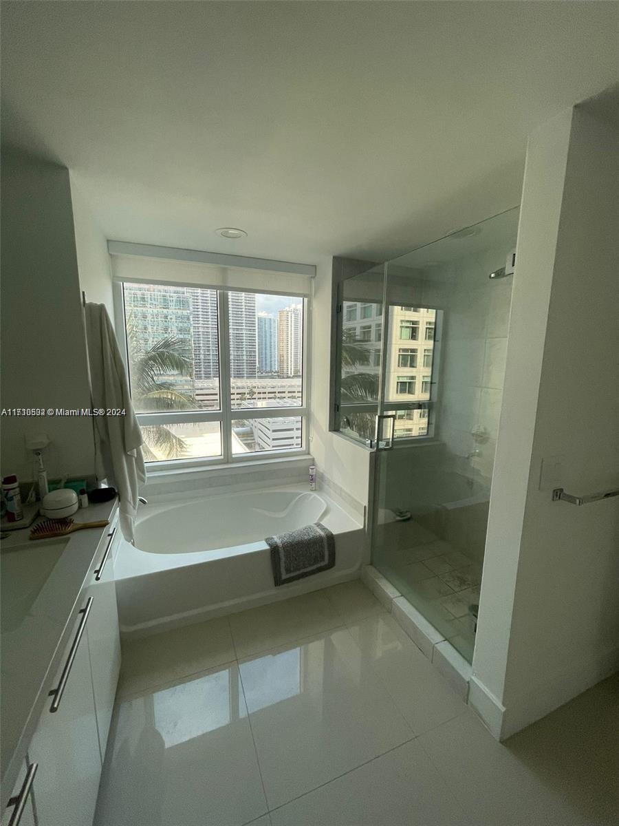 950 Brickell Bay Dr #1210, Miami, Florida image 5