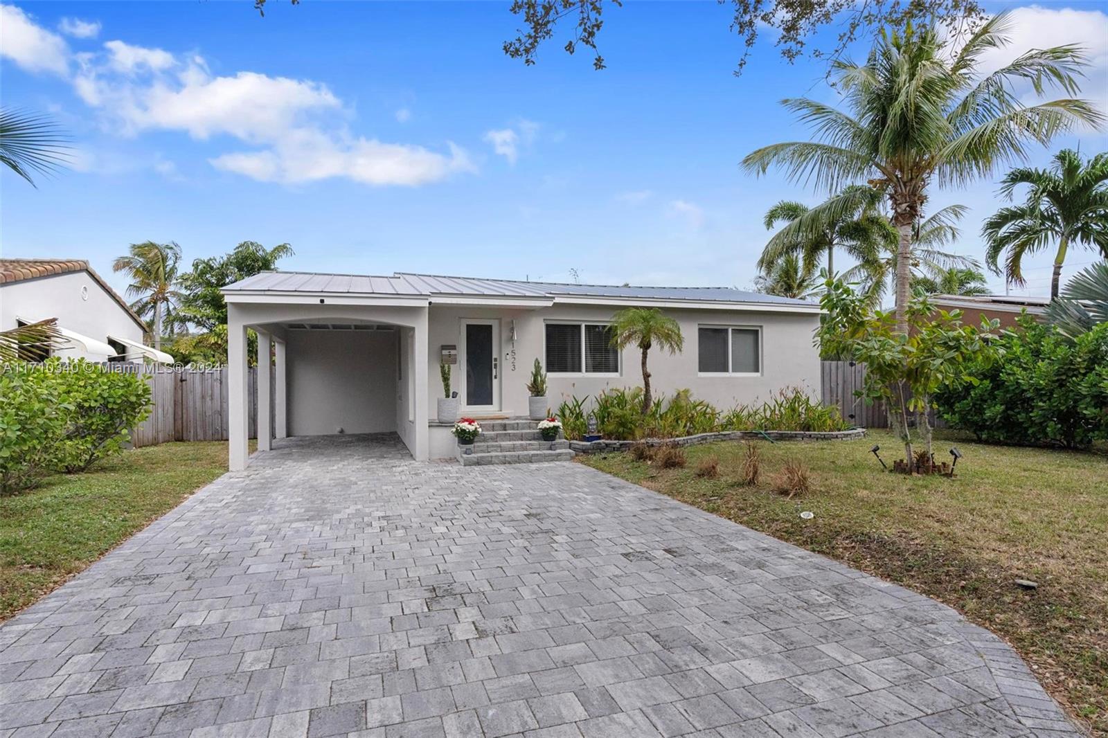 1523 Plunkett St, Hollywood, Florida image 2