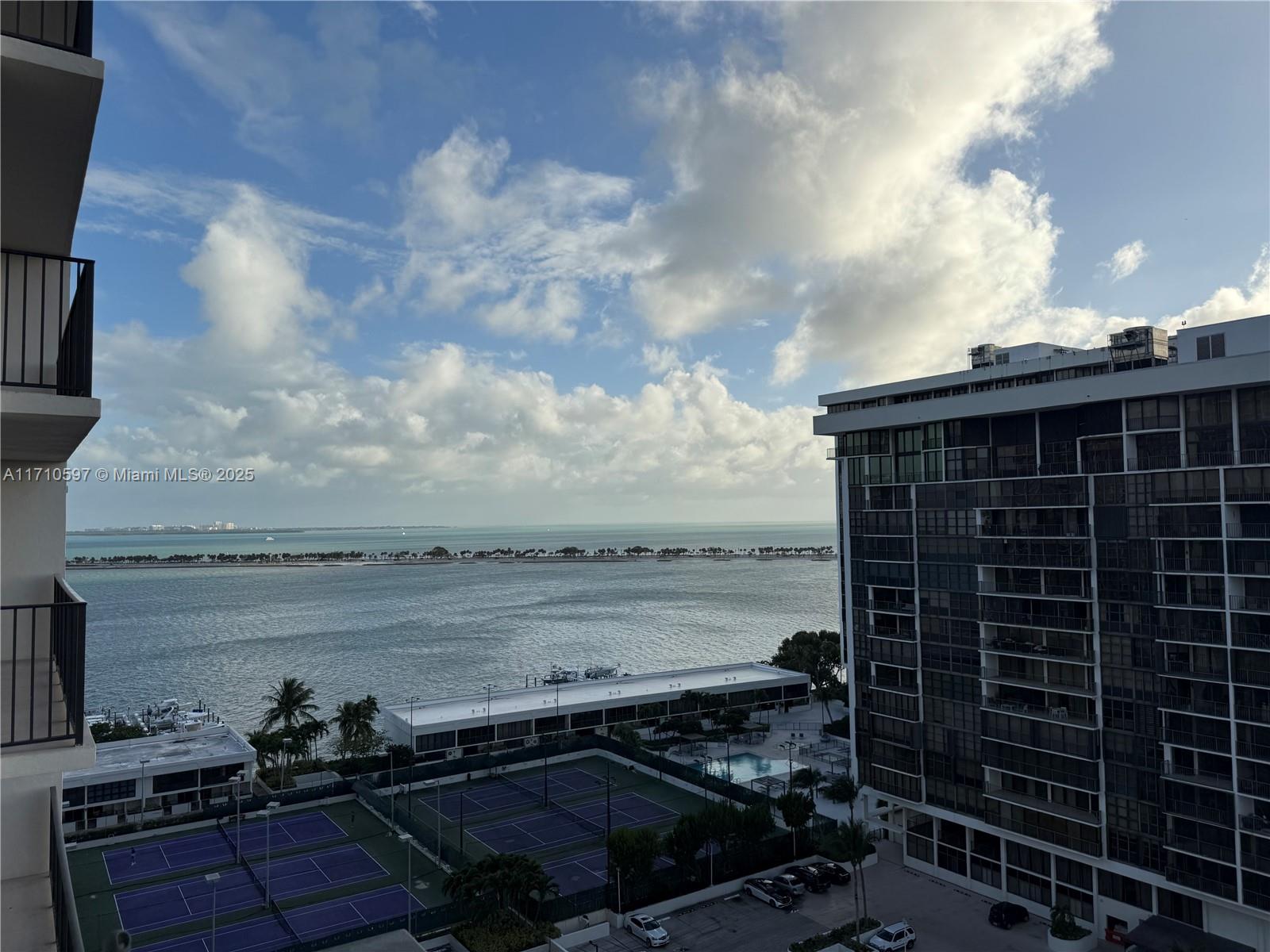 2 bedroom/ 2 bathroom waterfront condo in prestigious residential Brickell Ave. Large balcony and large walk-in closet , with beautiful ocean and city views. Close to the beaches, downtown Miami, Brickell entertainment & fine dining. Spacious 2 bedroom corner unit . Washer and dryer in the unit. The building offers great amenities, 6 tennis courts, gym, 2 big pools, jacuzzi, sauna, 2 playrooms, private playground, 2 barbecue areas, 2 racquetball courts, 24 hour security guard. Included 1 covered park space and free valet and self-park for guests.