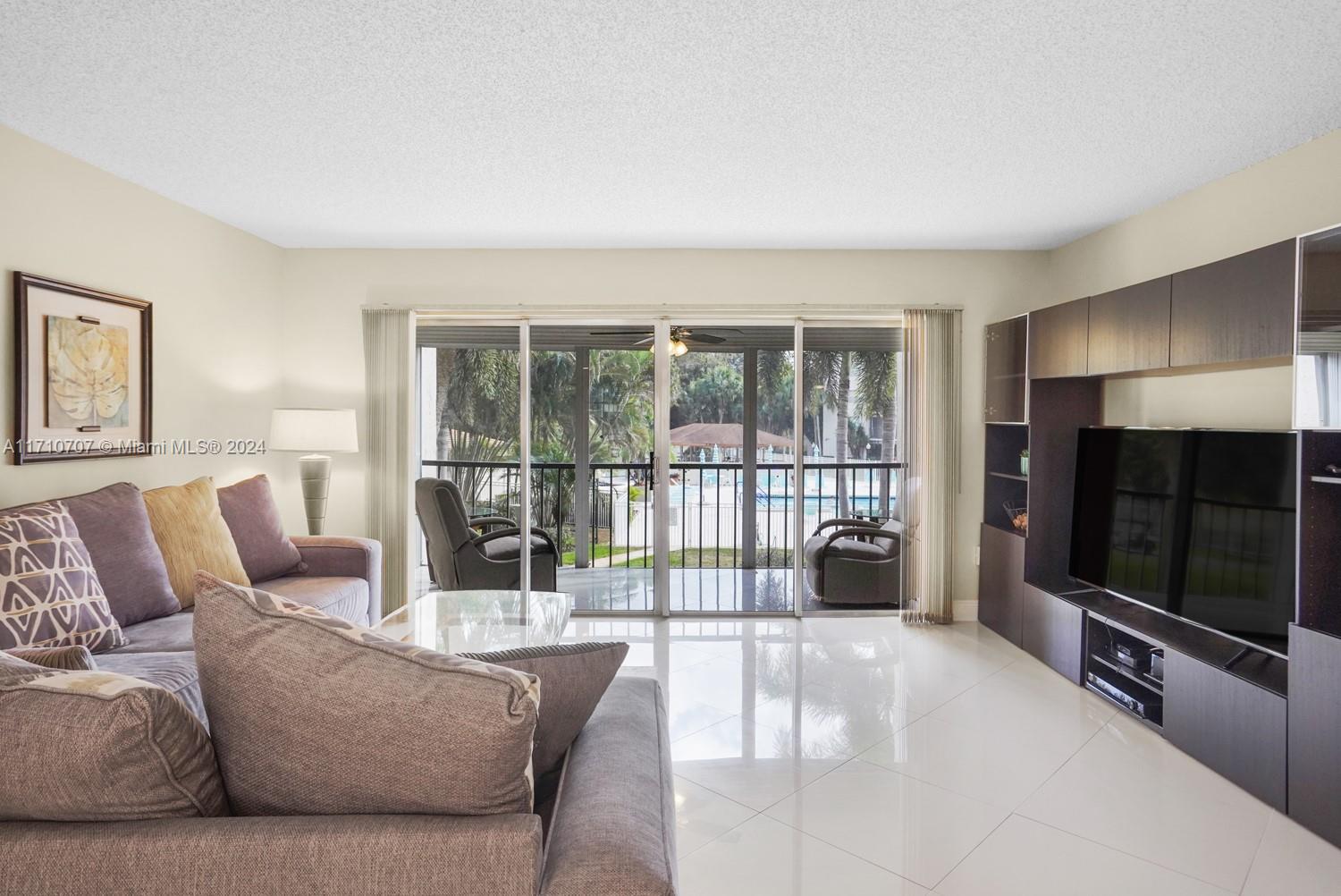 3930 Inverrary Blvd #201-D, Lauderhill, Florida image 4