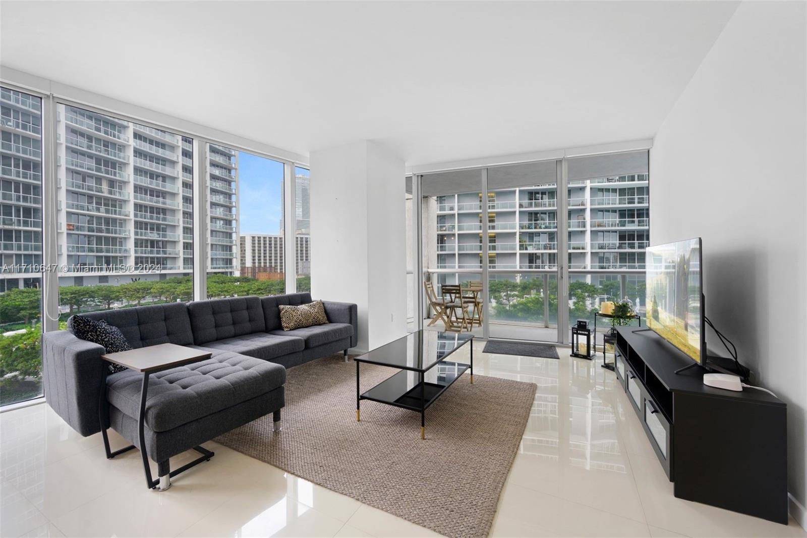 Beautiful corner unit with spectacular Bay and City views at the most desirable building in Brickell. Large 2bed/2baths, porcelain floors, walk-in closets. The unit is impeccable. Fully equipped kitchen, Italian designer furniture throughout. Great amenities including gym, pools, sauna and club house. Walking distance to restaurants, banking districts and fantastic shopping. Unit comes with 1 parking space, 1 valet. Basic cable and internet included.
Easy to show, showing request, text or call L.A.