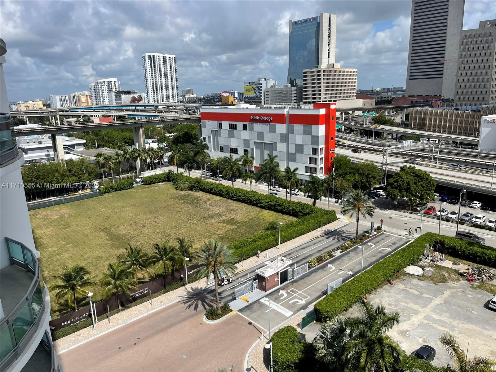 350 S Miami Ave #1111, Miami FL 33130