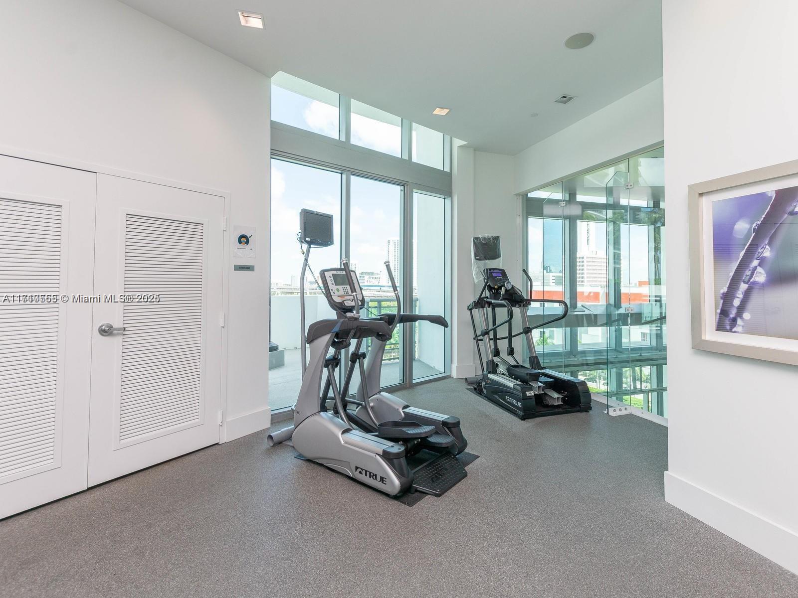 350 S Miami Ave #1111, Miami FL 33130