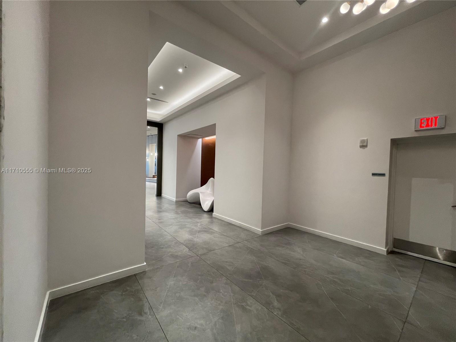 350 S Miami Ave #1111, Miami FL 33130