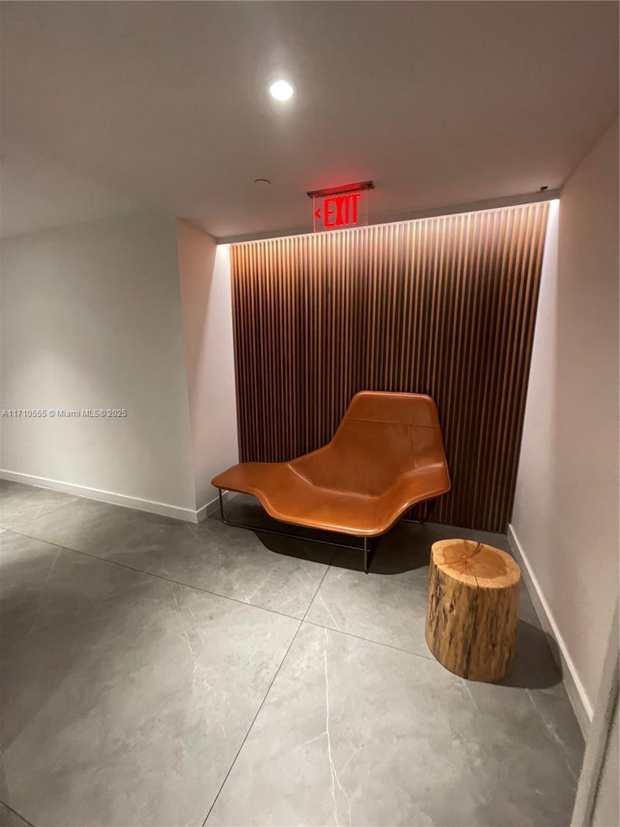 350 S Miami Ave #1111, Miami FL 33130