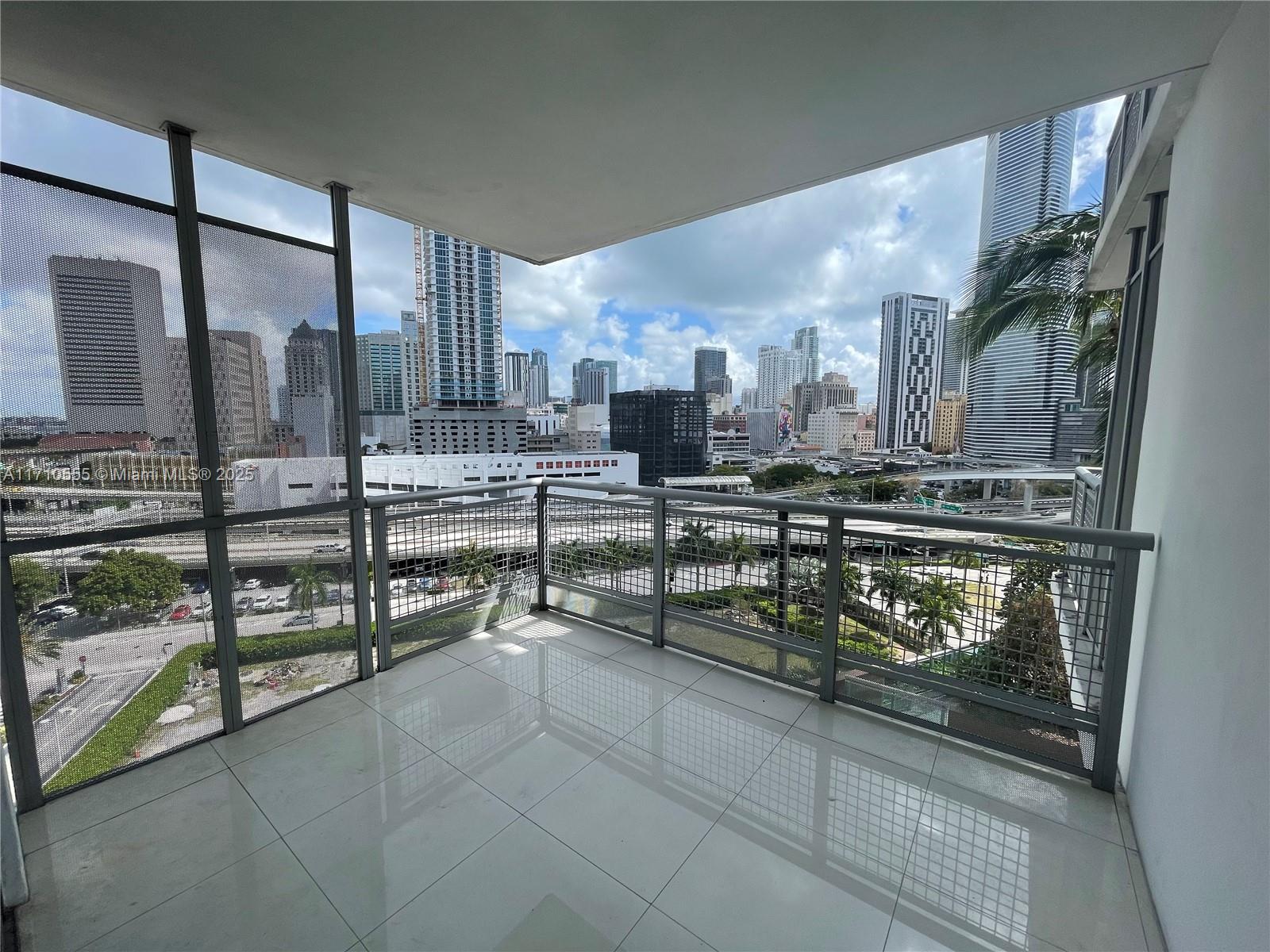 350 S Miami Ave #1111, Miami FL 33130