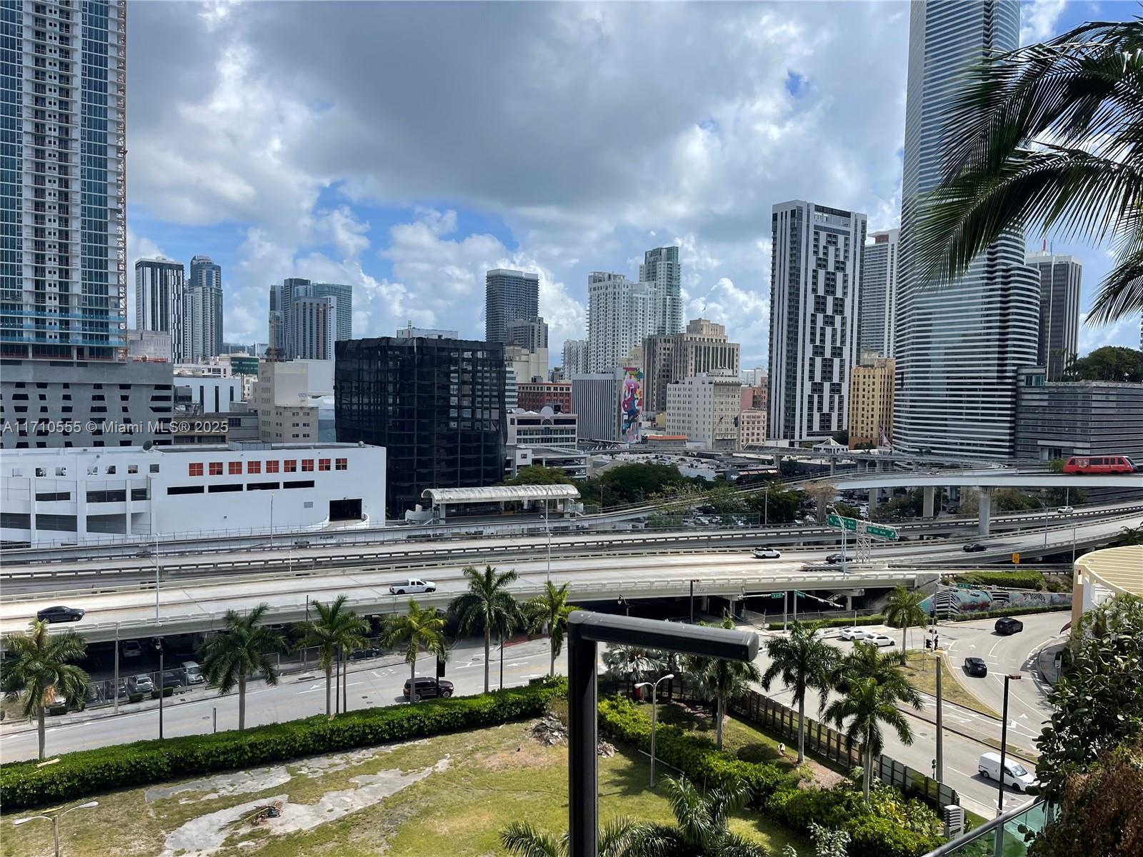 350 S Miami Ave #1111, Miami FL 33130