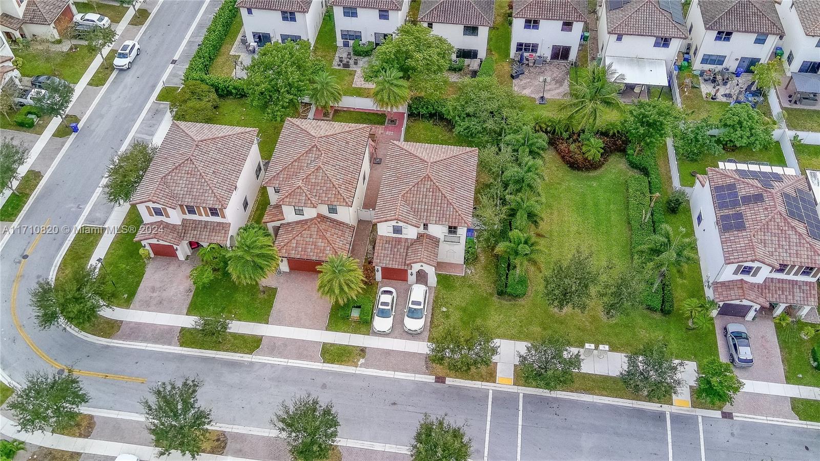 9088 SW 35th St, Miramar, Florida image 16