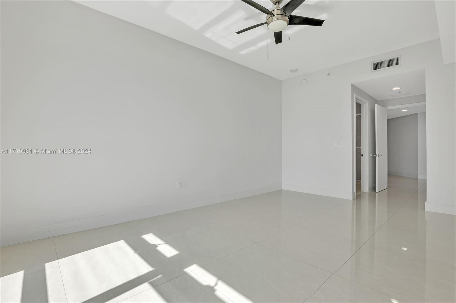 17301 E Biscayne Blvd #1709, North Miami Beach, Florida image 36