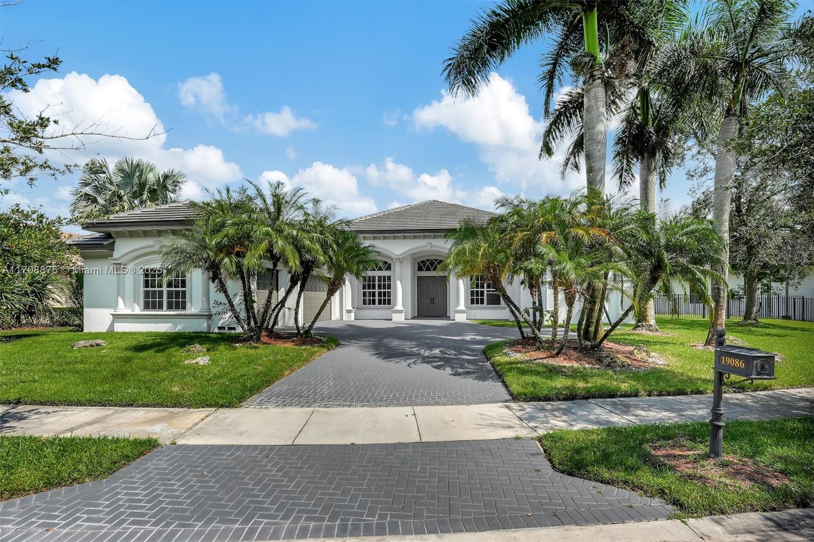 19086 Park Ridge St, Weston, Florida image 8