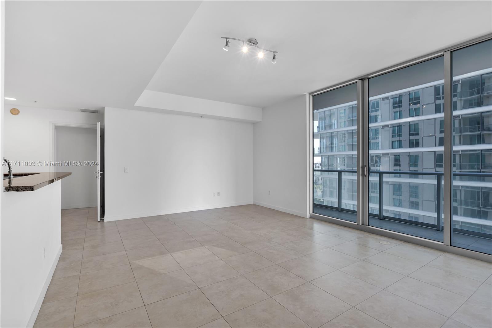 300 S Biscayne Blvd #T-1802, Miami FL 33131