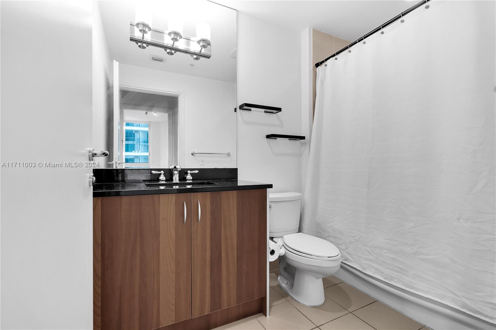 300 S Biscayne Blvd #T-1802, Miami FL 33131