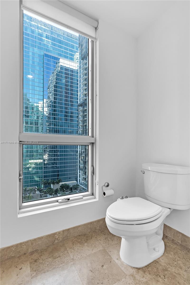 300 S Biscayne Blvd #T-1802, Miami FL 33131