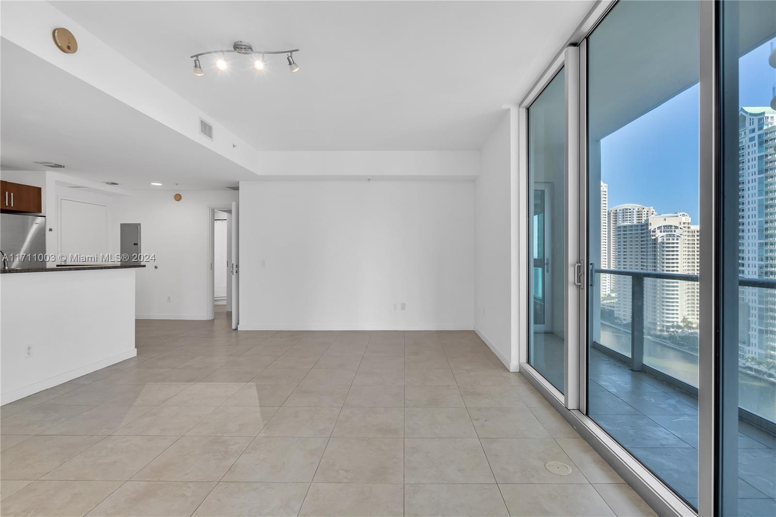 300 S Biscayne Blvd #T-1802, Miami FL 33131