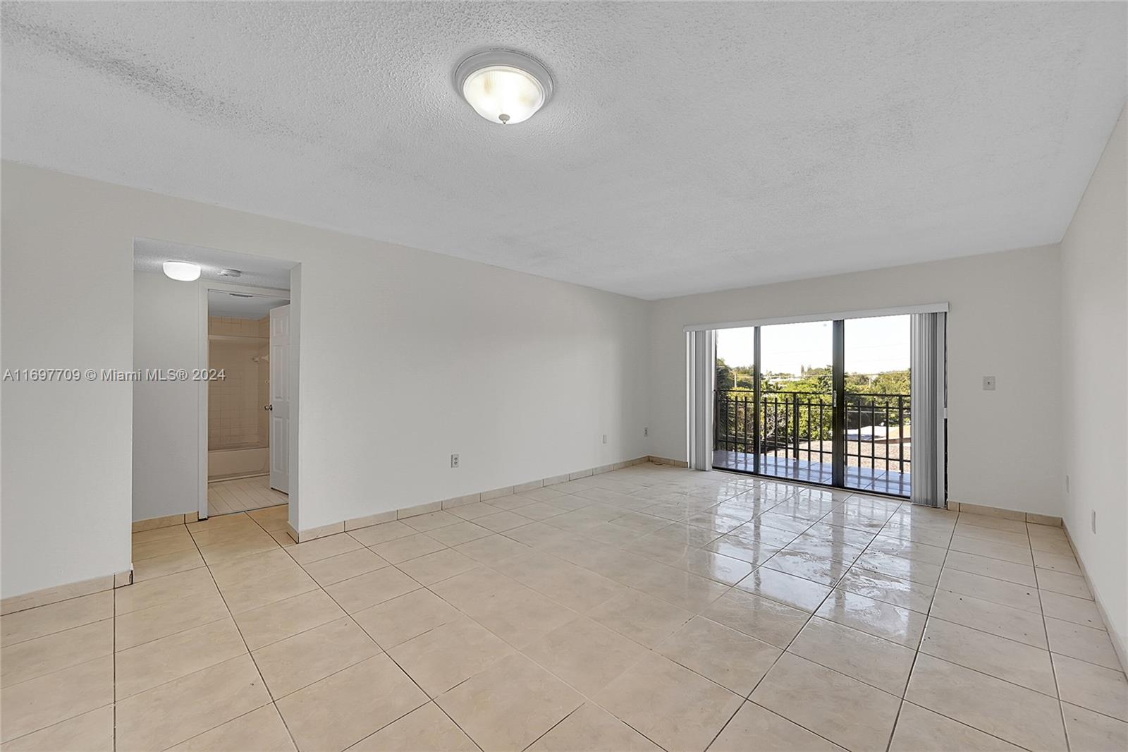 650 NE 149th St #406A, Miami, Florida image 3