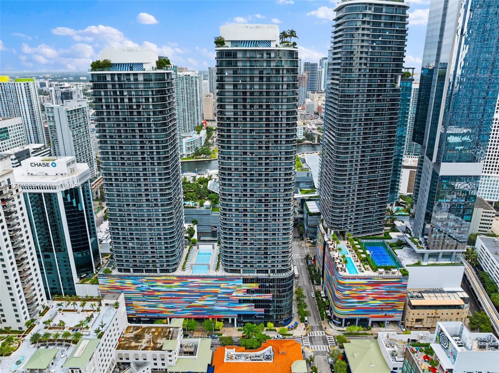 45 SW 9th St #3802, Miami FL 33130