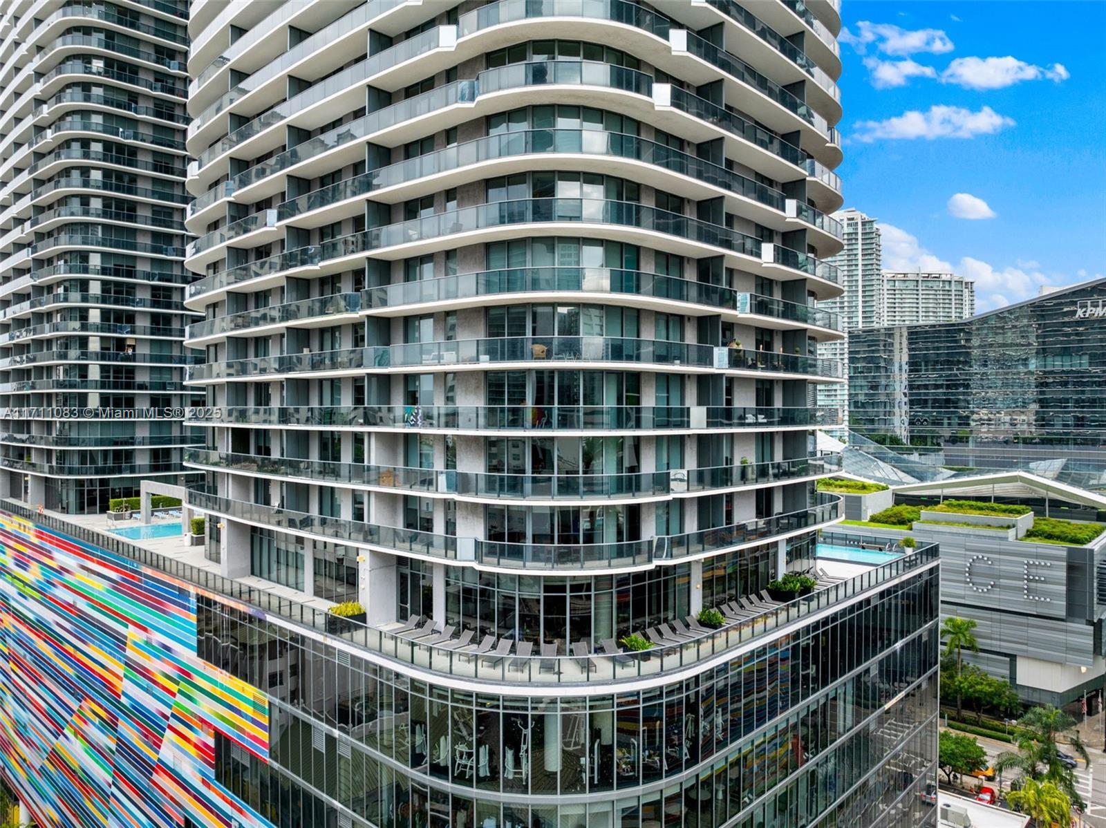 45 SW 9th St #3802, Miami FL 33130