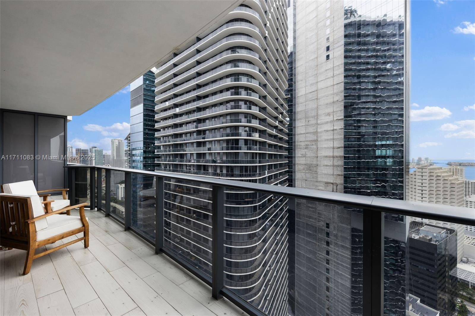 45 SW 9th St #3802, Miami FL 33130