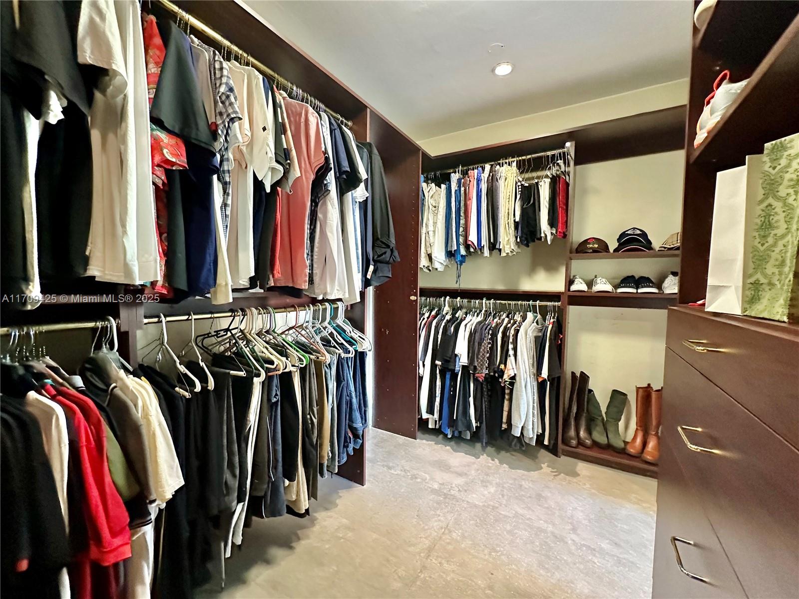 Listing Photo 22