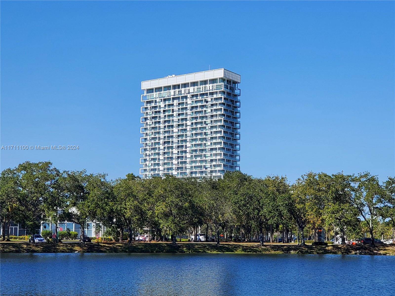 Condo for Sale in Sunrise, FL