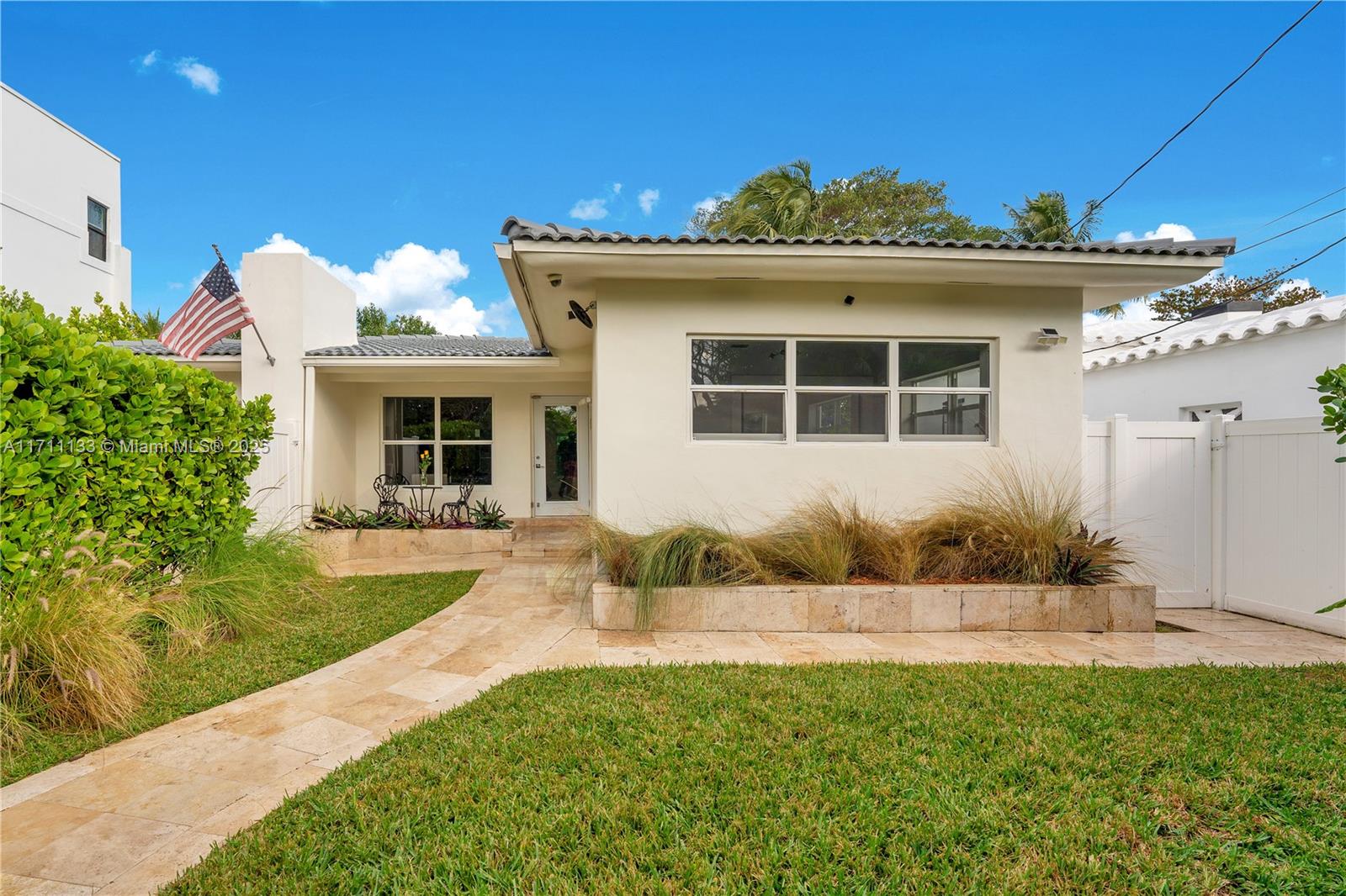 9025 Hawthorne Ave, Surfside, Florida image 8