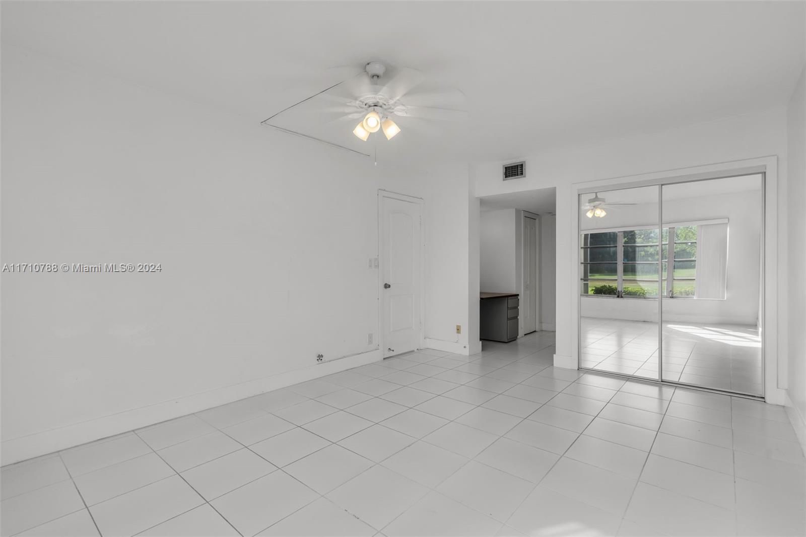 3100 N Palm Aire Dr #104, Pompano Beach, Florida image 16