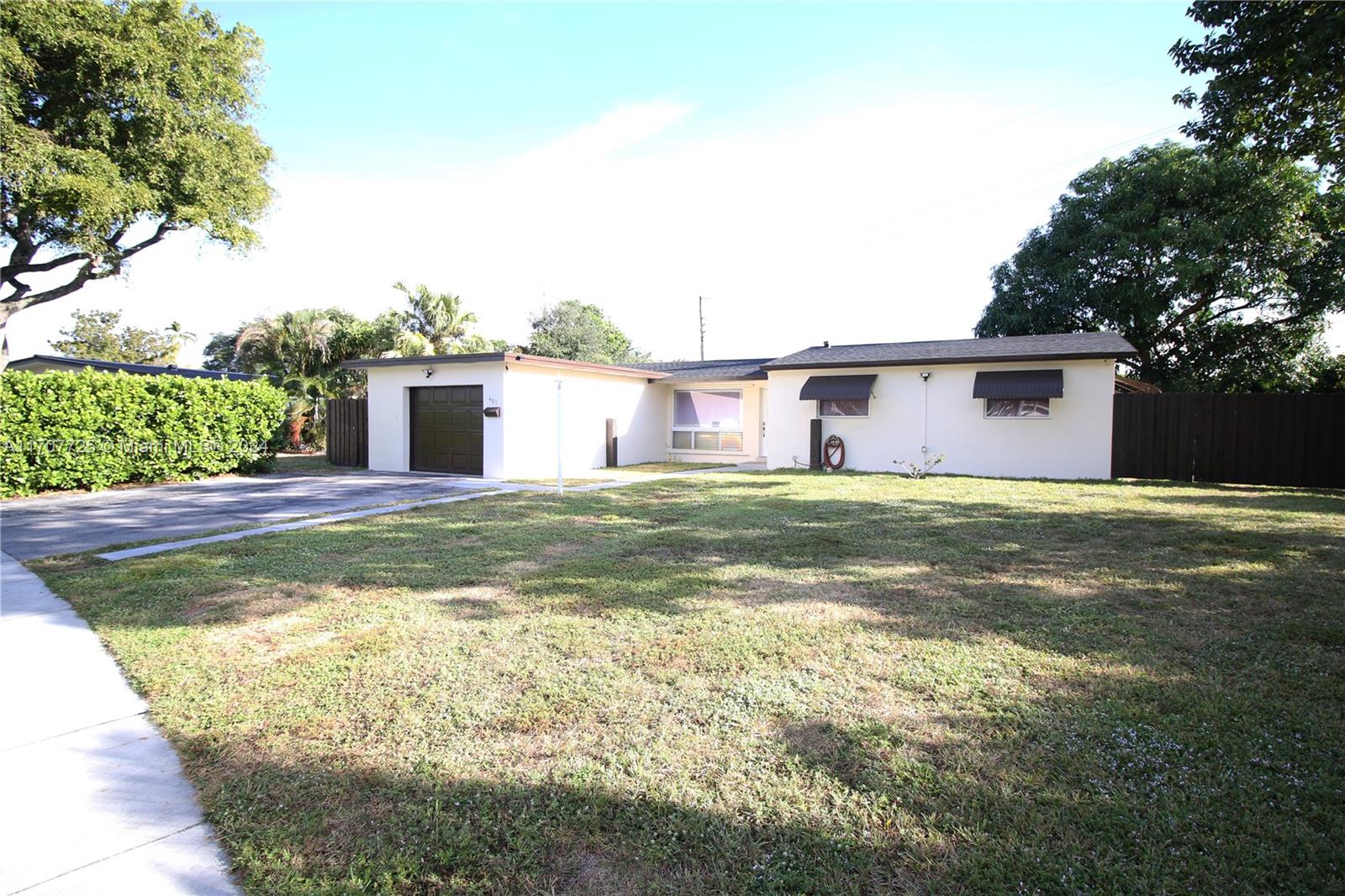 401 SW 64th Parkway, Pembroke Pines, Florida image 2