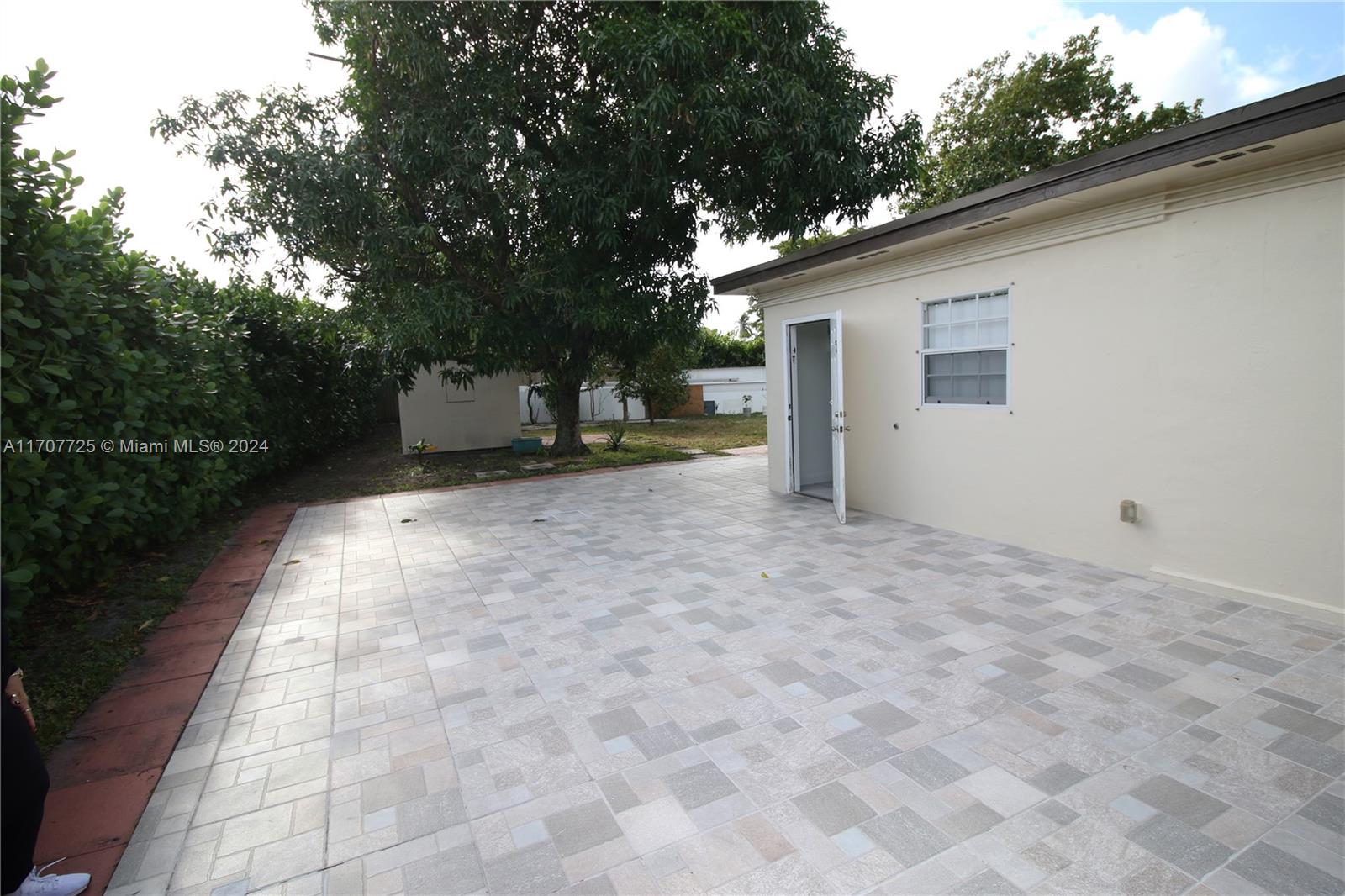 401 SW 64th Parkway, Pembroke Pines, Florida image 28