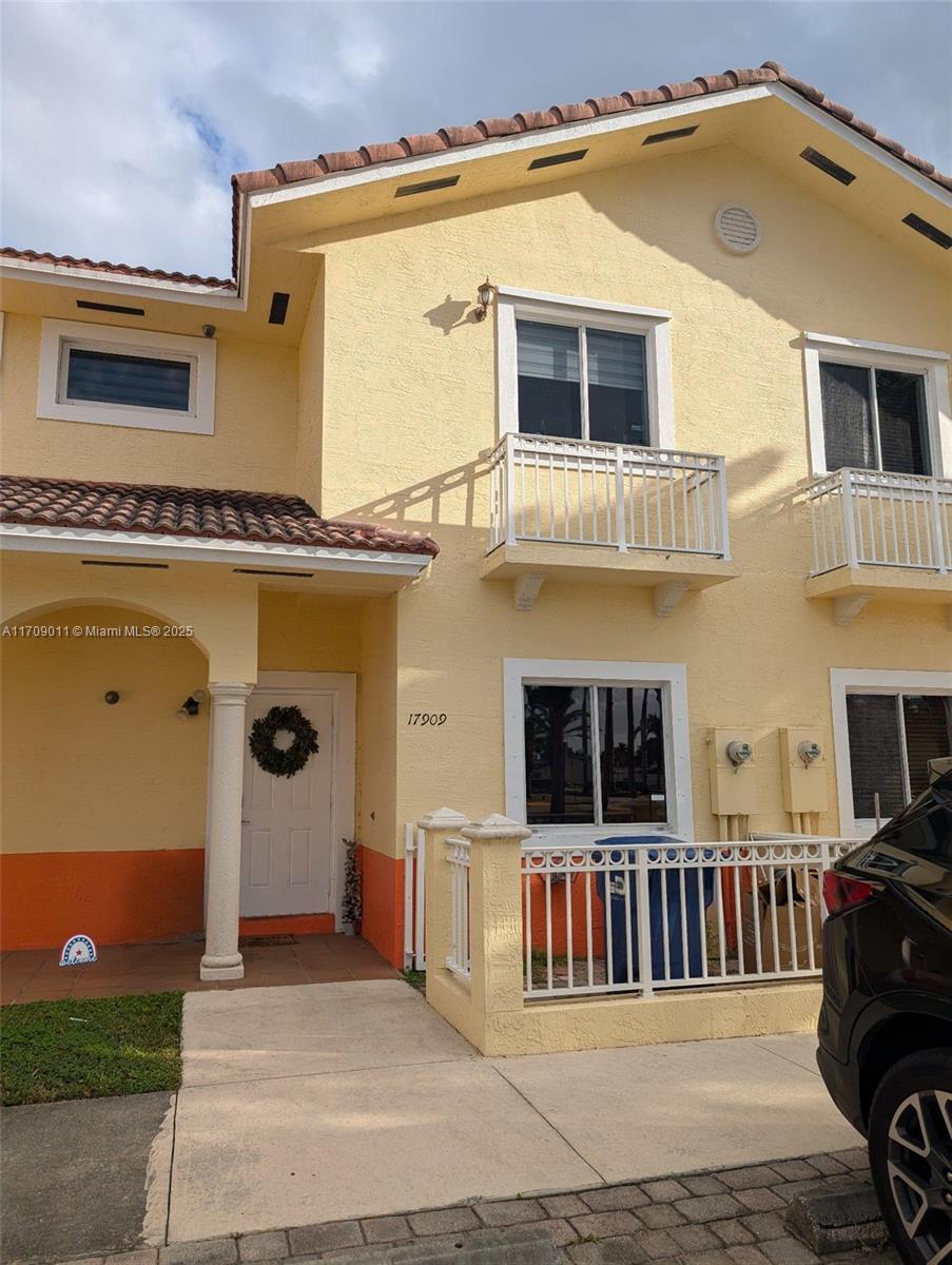 17909 NW 74th Path #17909, Hialeah, Florida image 2