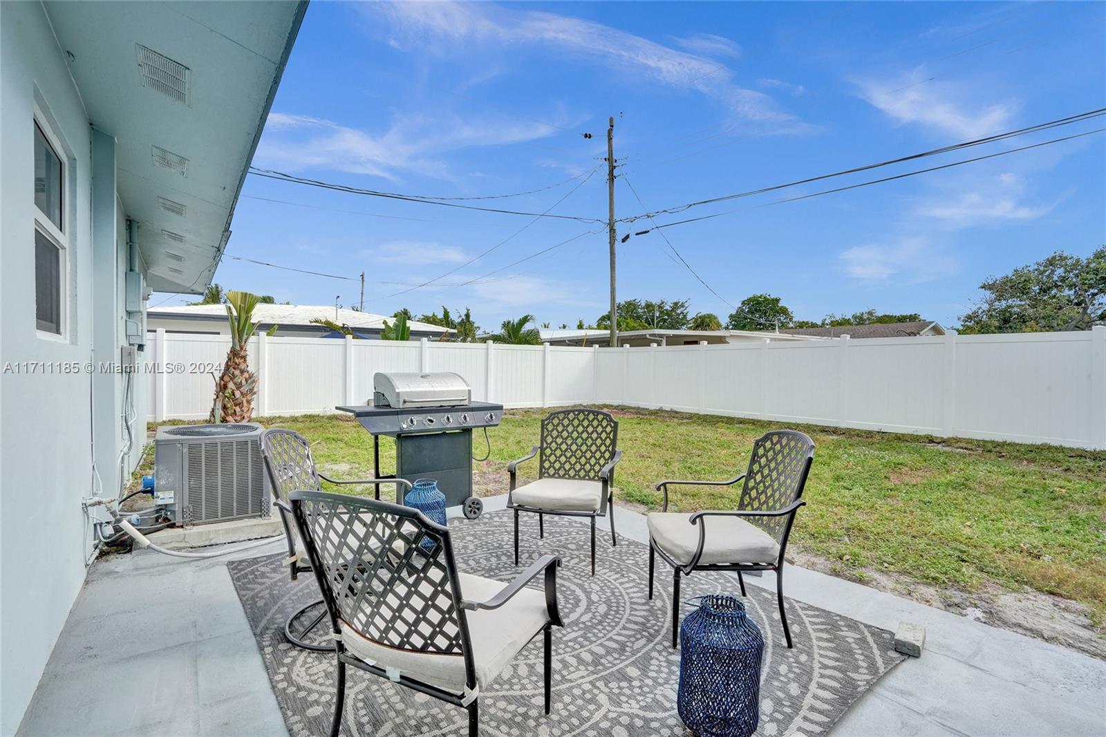 820 NE 8th St, Pompano Beach, Florida image 34