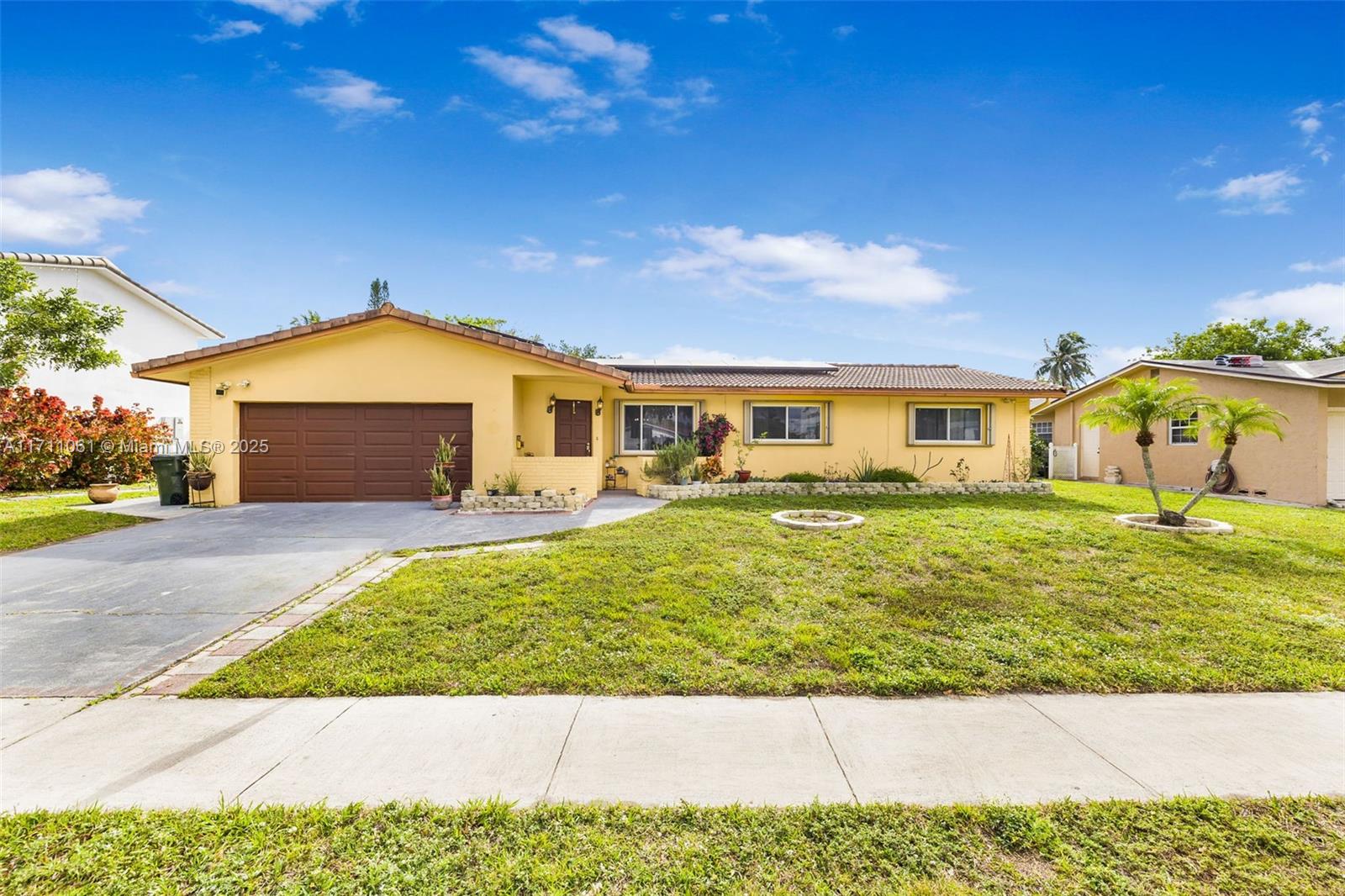 270 Lake Dr, Coconut Creek, Florida 33066