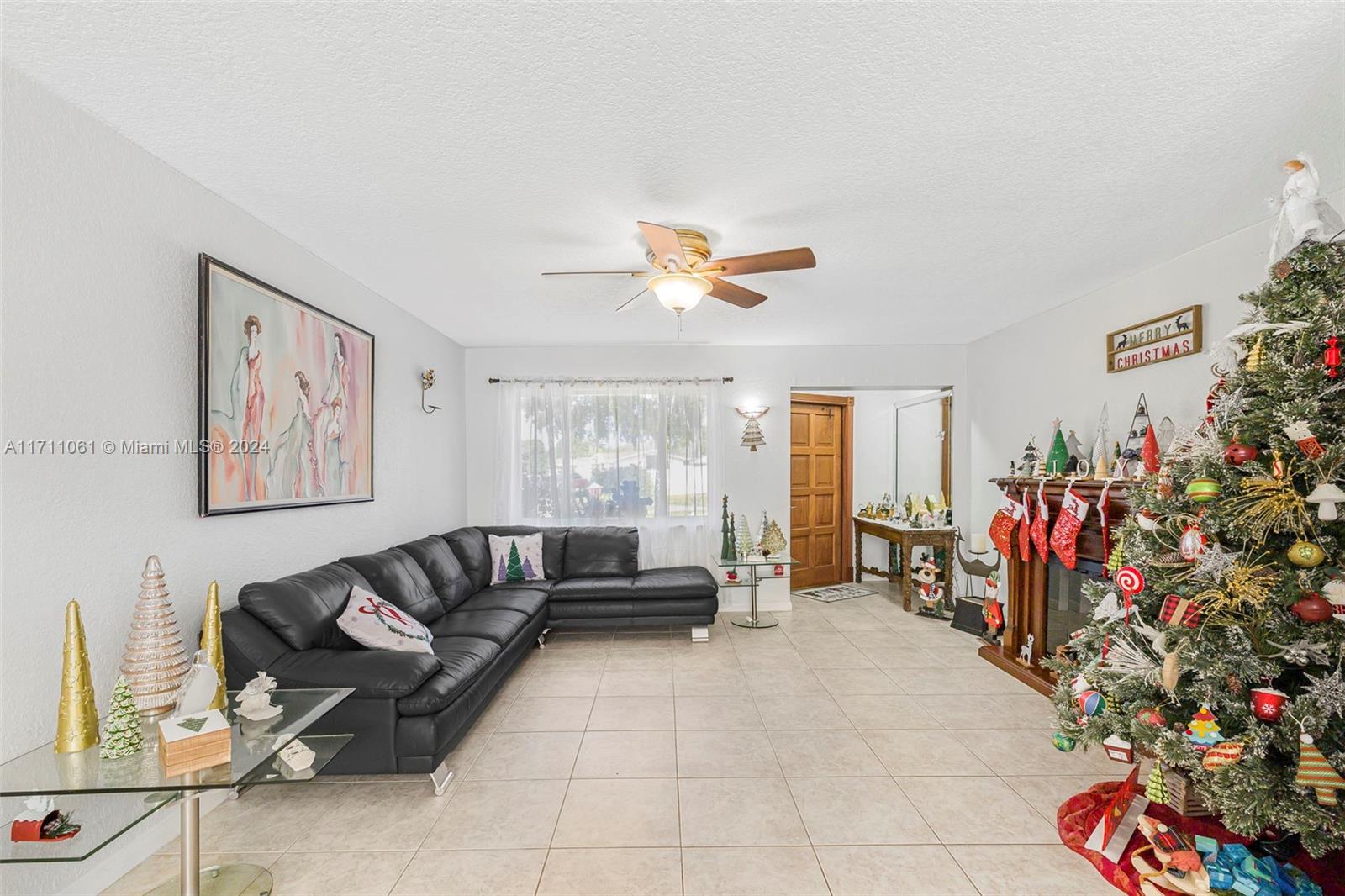 270 Lake Dr, Coconut Creek, Florida image 5