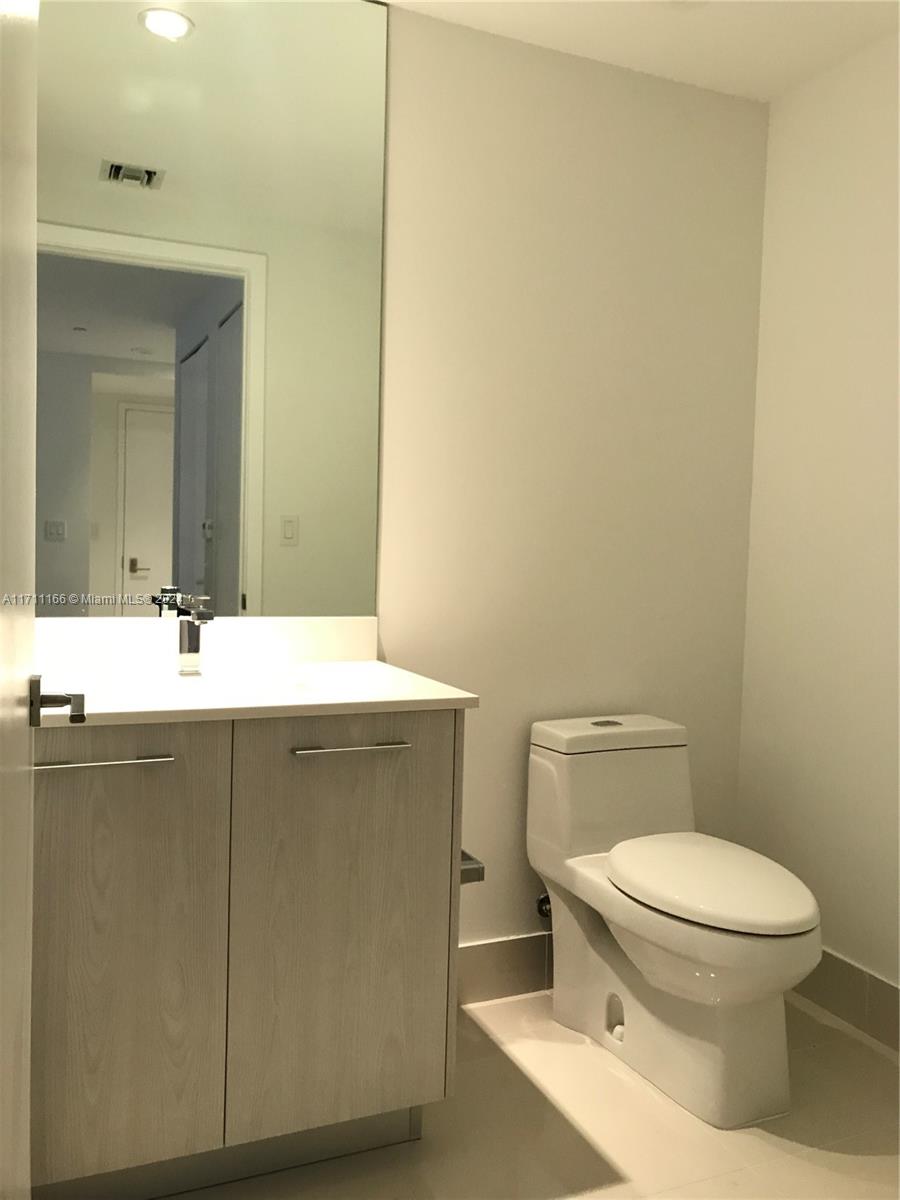 55 SW 9th St #1409, Miami FL 33130