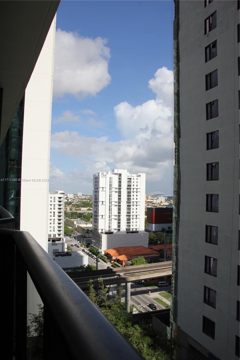 55 SW 9th St #1409, Miami FL 33130