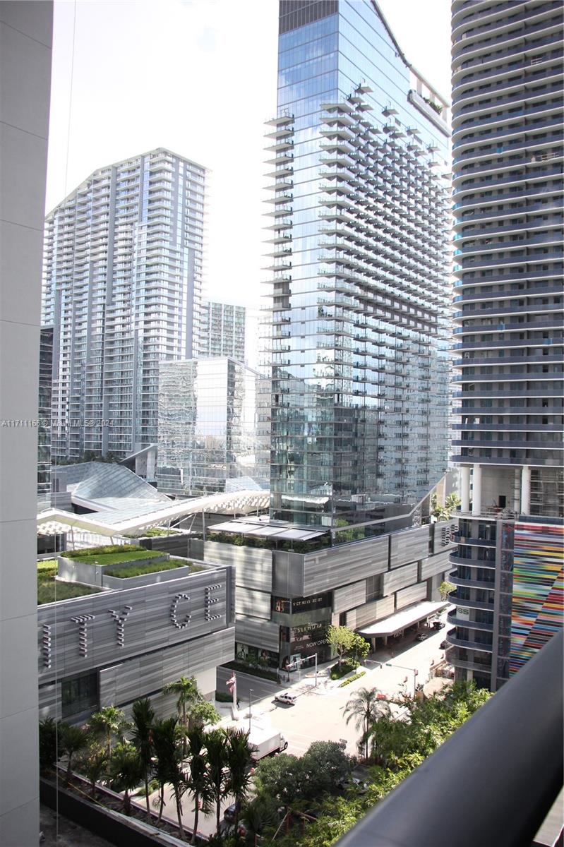 55 SW 9th St #1409, Miami FL 33130