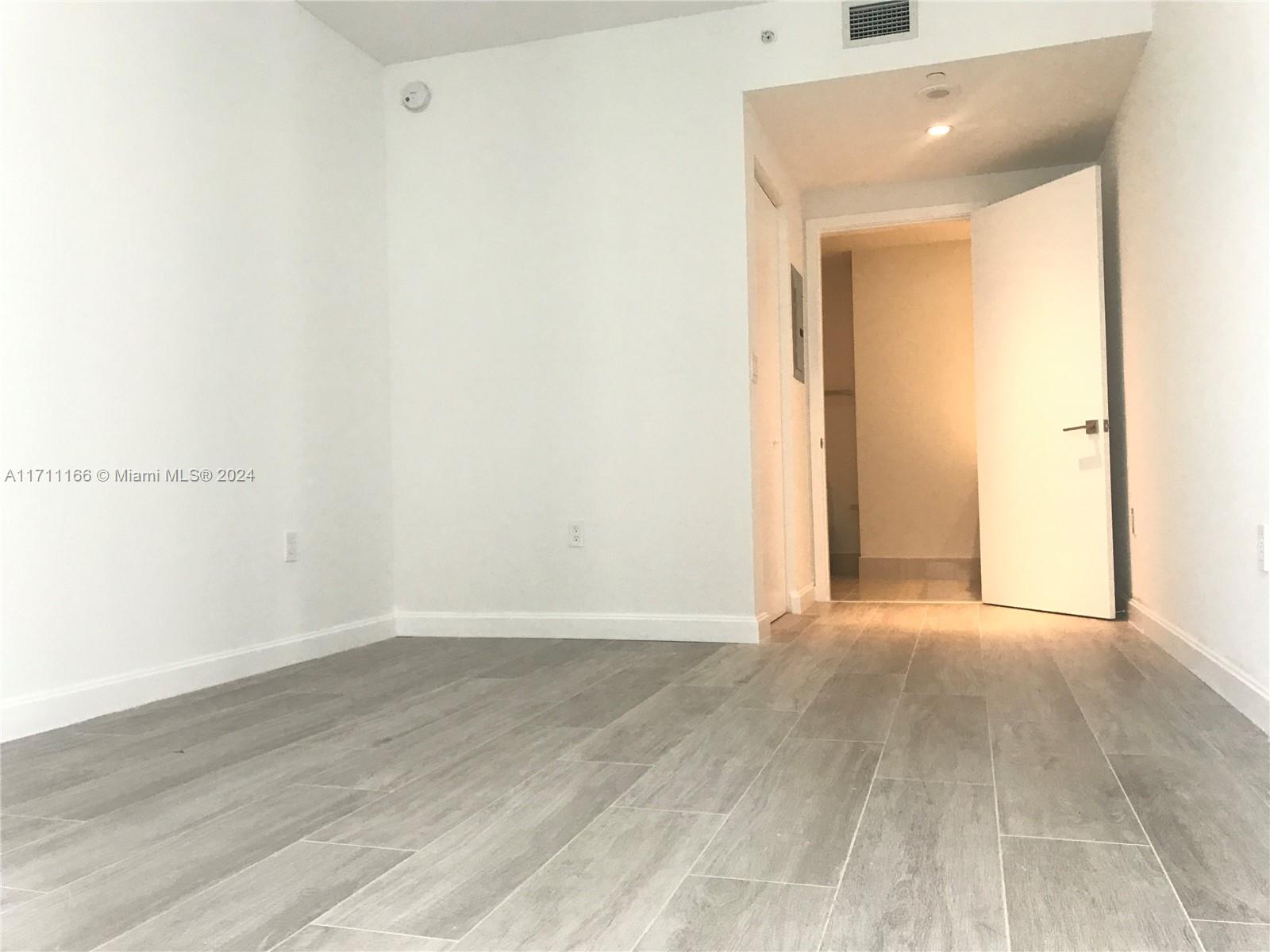55 SW 9th St #1409, Miami FL 33130
