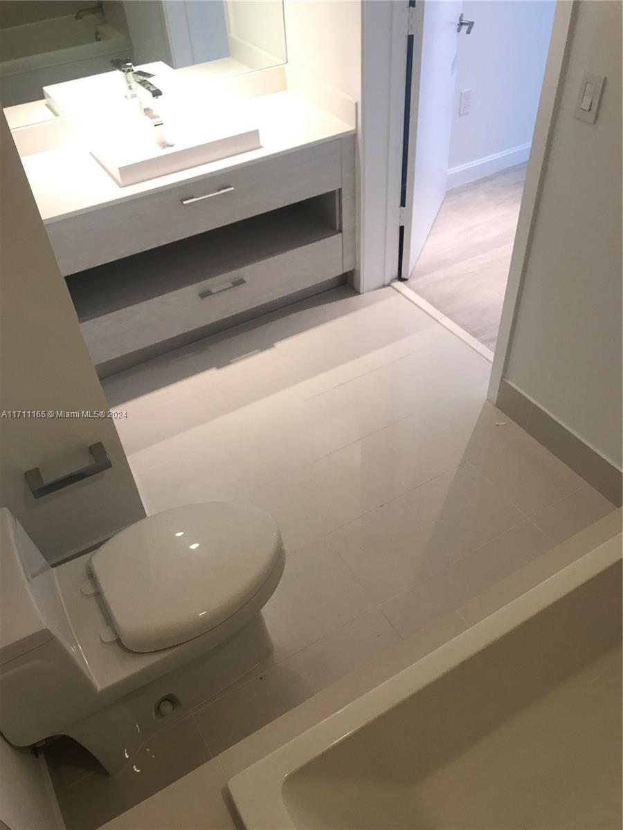 55 SW 9th St #1409, Miami FL 33130