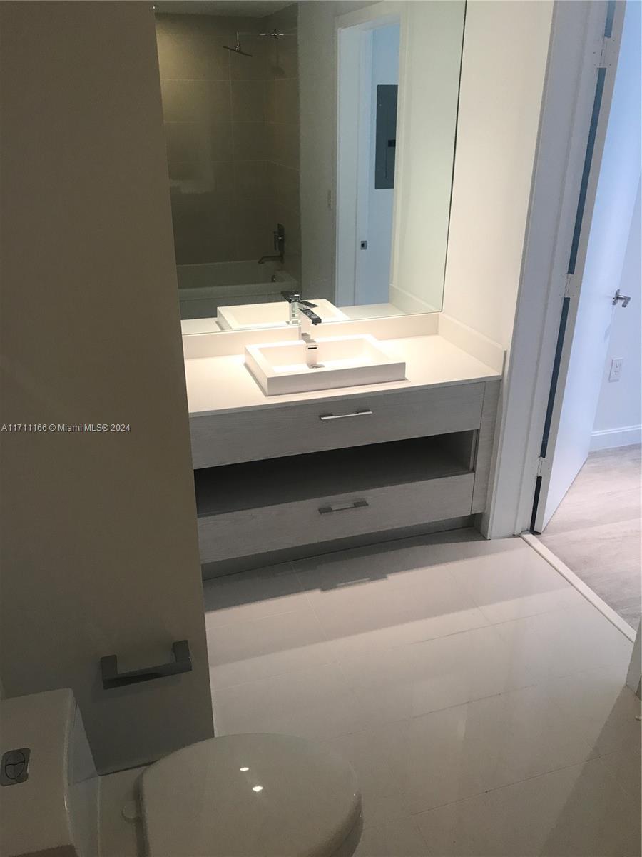 55 SW 9th St #1409, Miami FL 33130