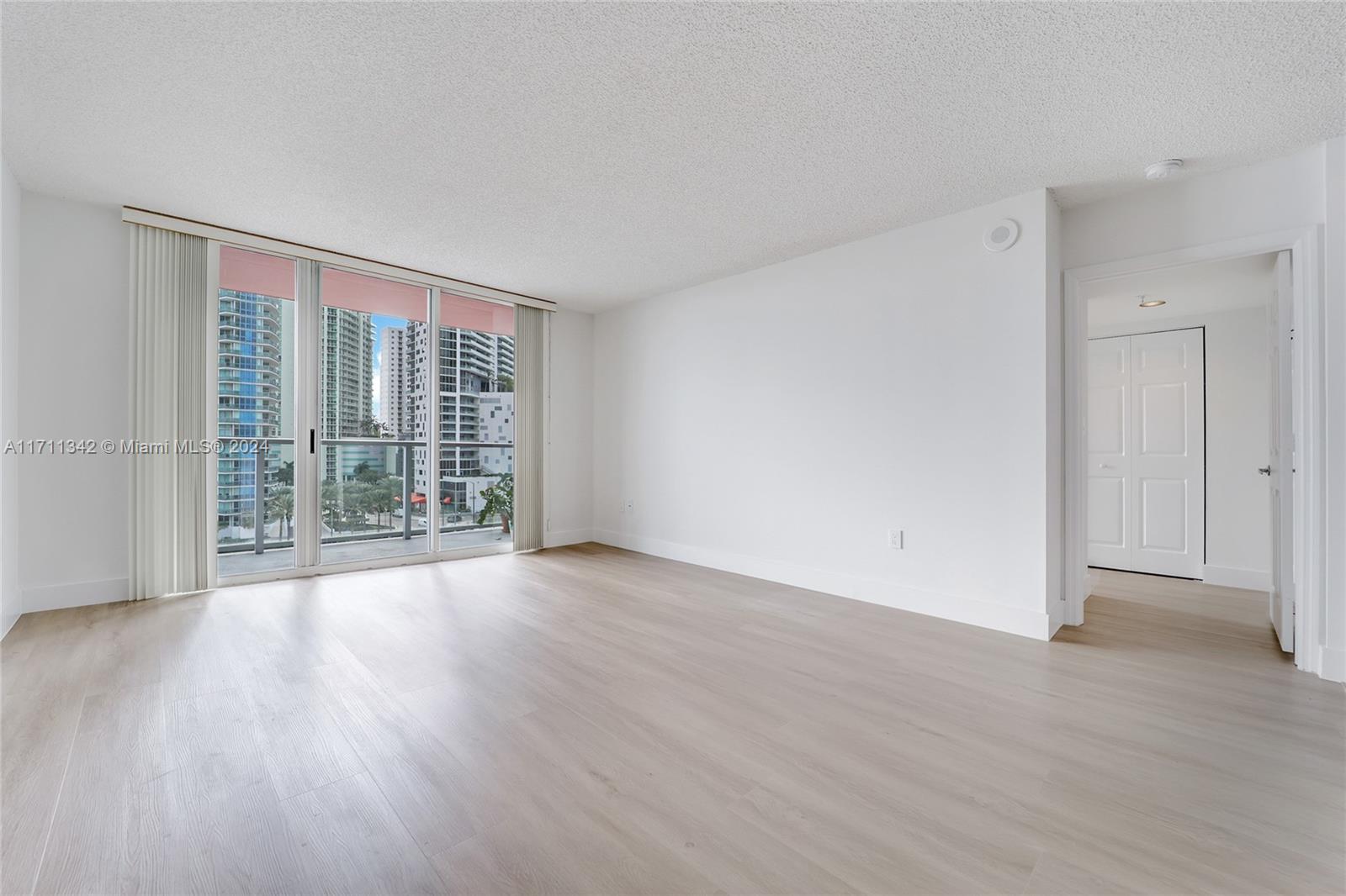 Condo for Sale in Miami, FL