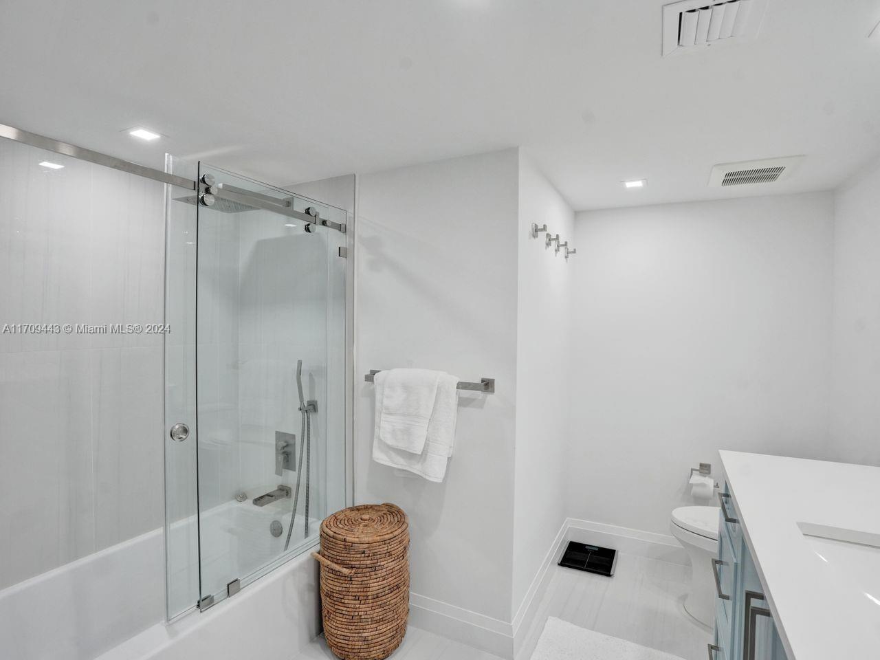 3750 Galt Ocean Dr #411, Fort Lauderdale, Florida image 32