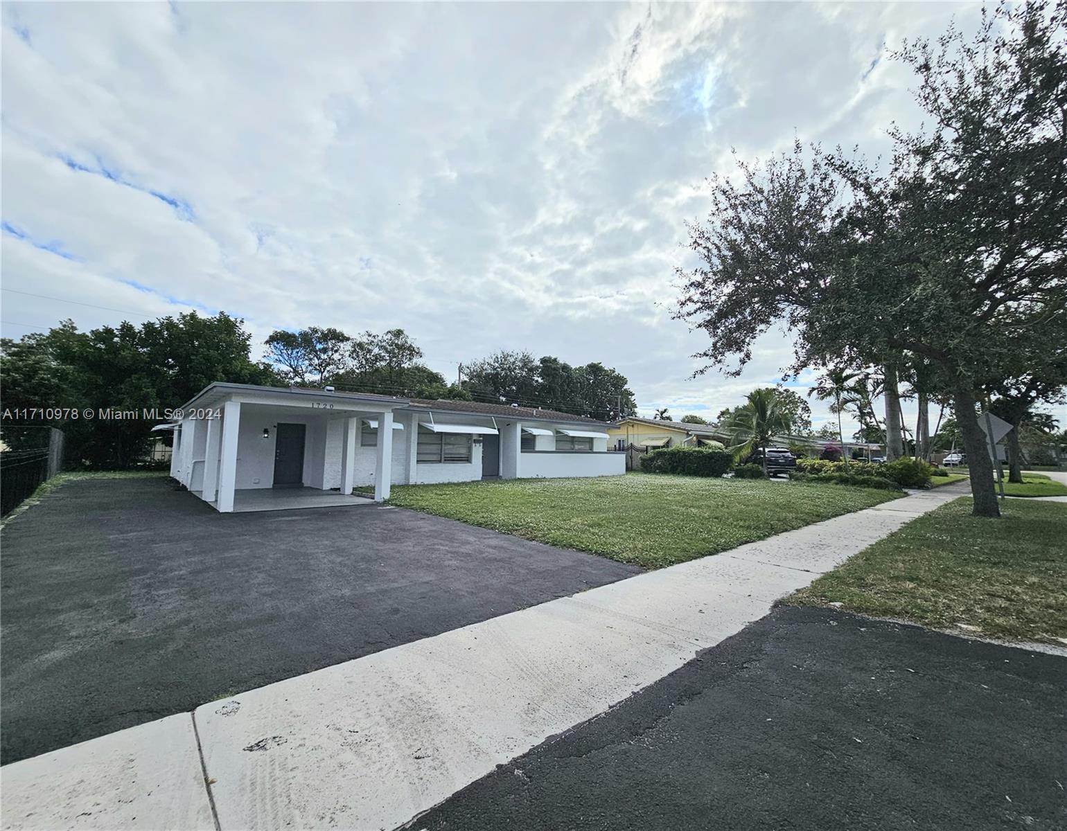 1720 NW 28th Ave, Fort Lauderdale, Florida image 35