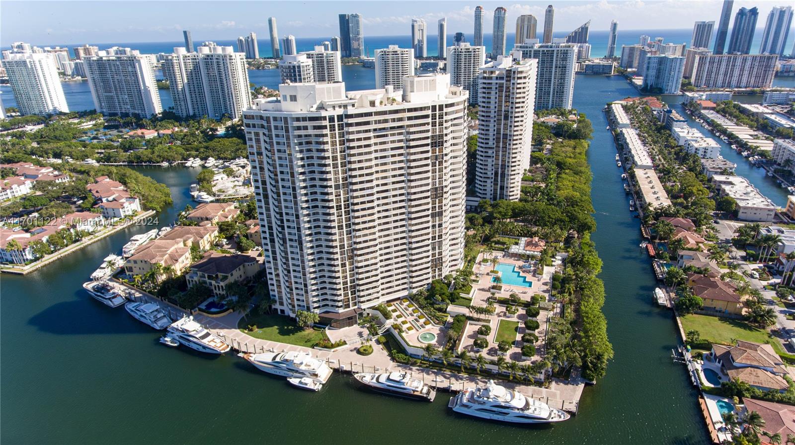 Condo for Sale in Aventura, FL