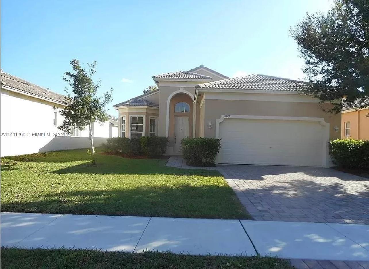 6125 Spring Lake Ter, Fort Pierce, Florida image 1