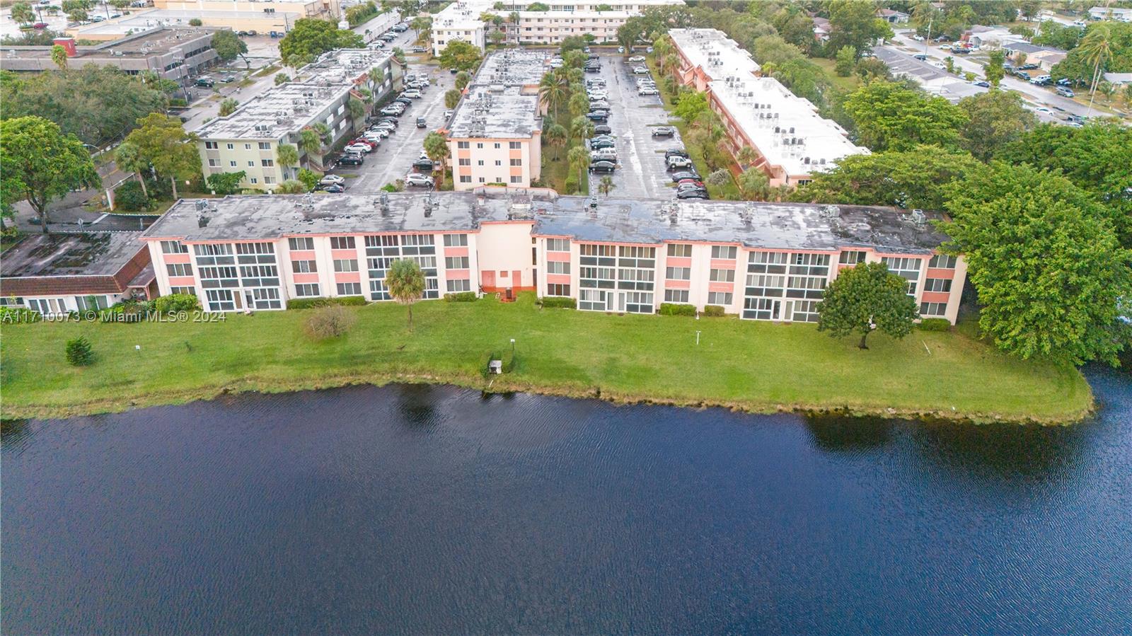 1080 Del Lago Cir #103, Sunrise, Florida image 37